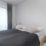 Daire Elegant Szafarnia With Parking Near Old Town By Renters Prestige *