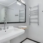 Daire Elegant Szafarnia With Parking Near Old Town By Renters Prestige