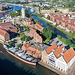 Elegant Szafarnia With Parking Near Old Town By Renters Prestige Gdansk