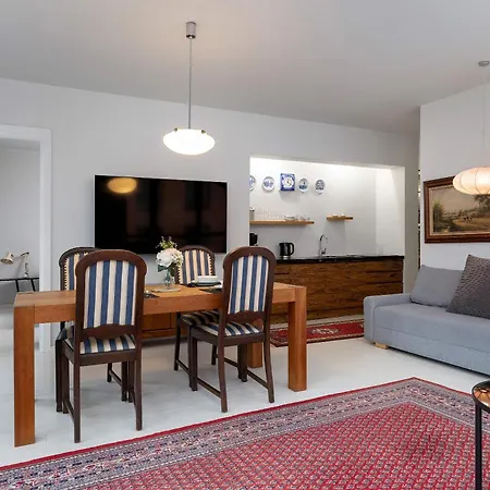 Elegant Szafarnia With Parking Near Old Town By Renters Apartment Gdansk