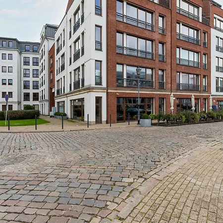 Apartment Elegant Szafarnia With Parking Near Old Town By Renters *