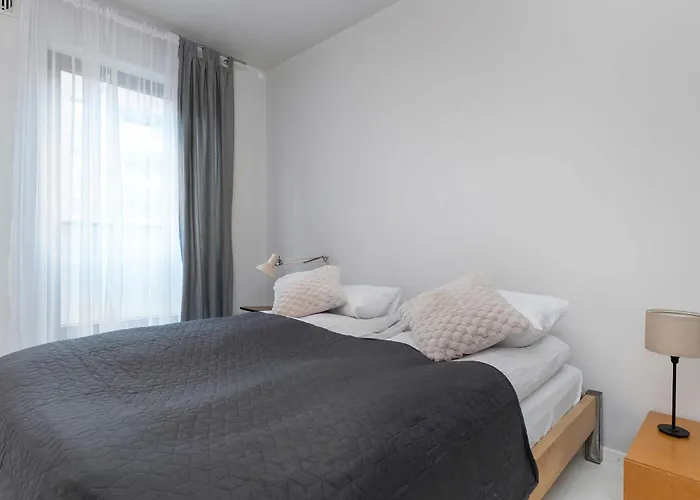 Apartment Elegant Szafarnia With Parking Near Old Town By Renters *