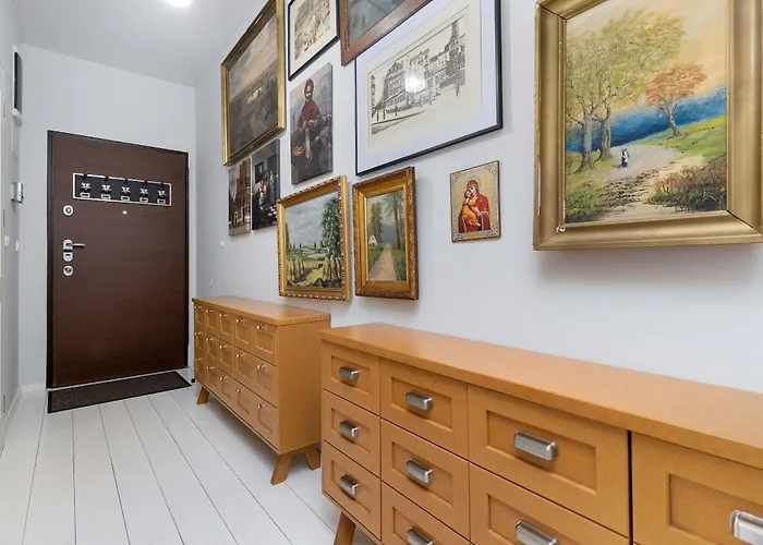 Elegant Szafarnia With Parking Near Old Town By Renters Appartement *