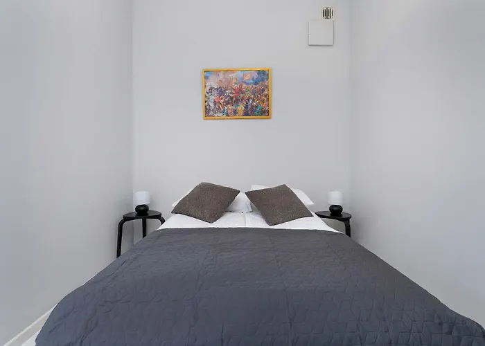 Elegant Szafarnia With Parking Near Old Town By Renters Appartement Gdańsk