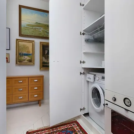 Elegant Szafarnia With Parking Near Old Town By Renters Prestige Lejlighed