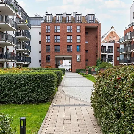 Elegant Szafarnia With Parking Near Old Town By Renters Prestige Lejlighed *