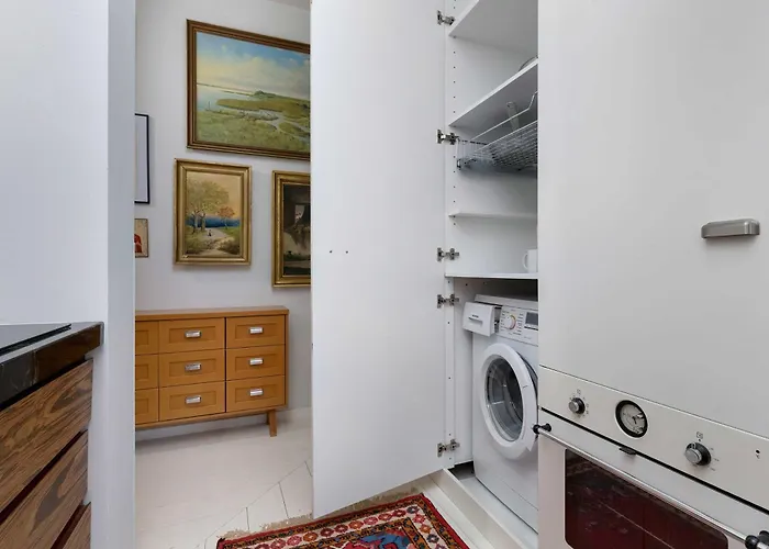 Elegant Szafarnia With Parking Near Old Town By Renters Lejlighed