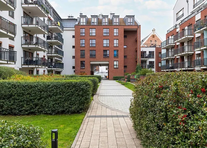 Elegant Szafarnia With Parking Near Old Town By Renters Lejlighed *